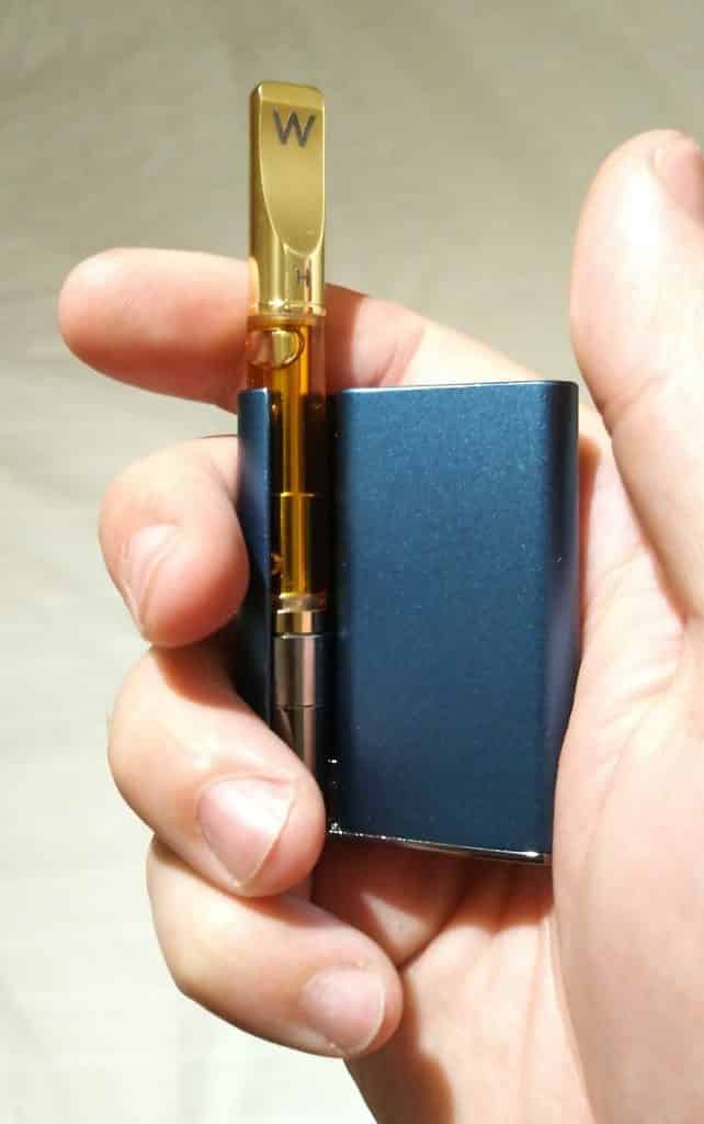 w vapes cartridge on ccell palm battery