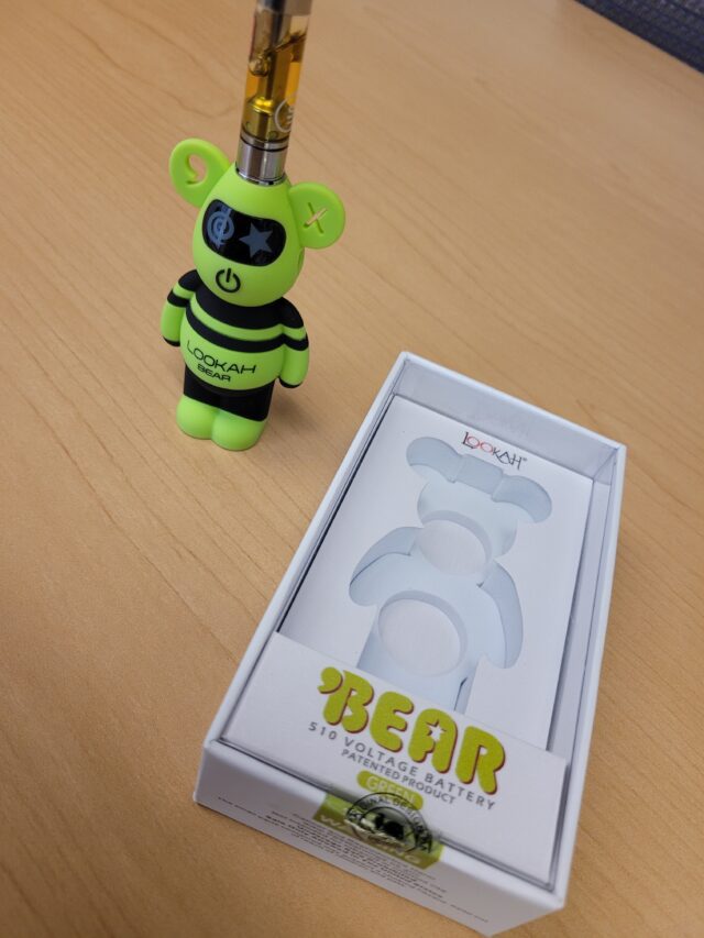 Lookah Bear Battery Review - Edgy and Functions like a Pro!